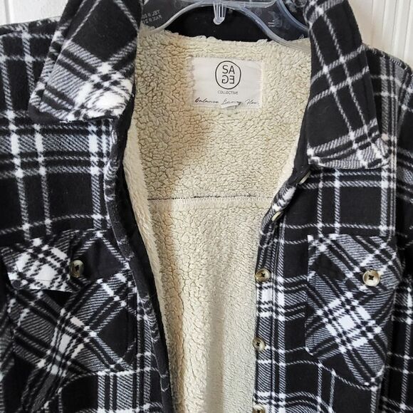 SAGE Men's Black and White Plaid Shacket - Picture 6 of 11